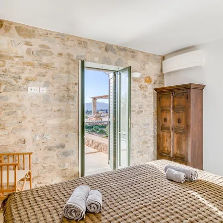 And Stone * Aliki (Paros)